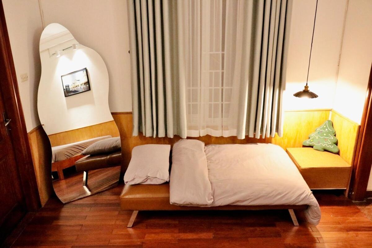 Nhà nghỉ Heart Of Hoan Kiem Rare 4br Large Cozy Private House Center Max 17pax Free Laundry