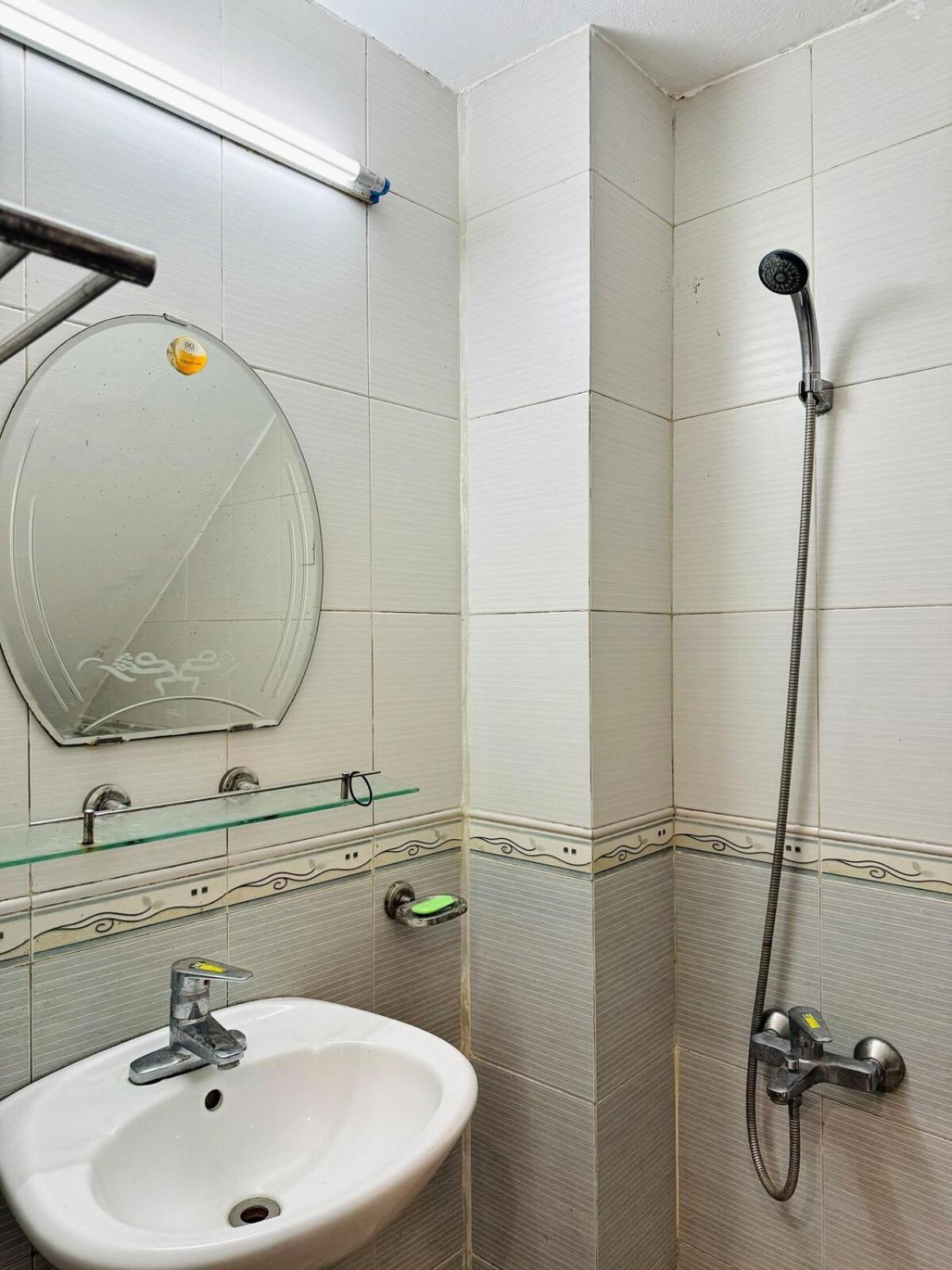 Nhà nghỉ Heart Of Hoan Kiem Rare 4br Large Cozy Private House Center Max 17pax Free Laundry